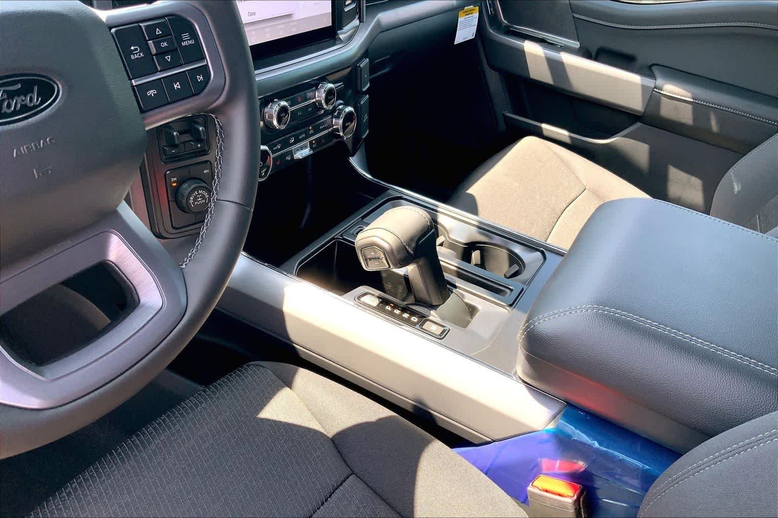 New 2026 Oxford White Ford XLT image 6