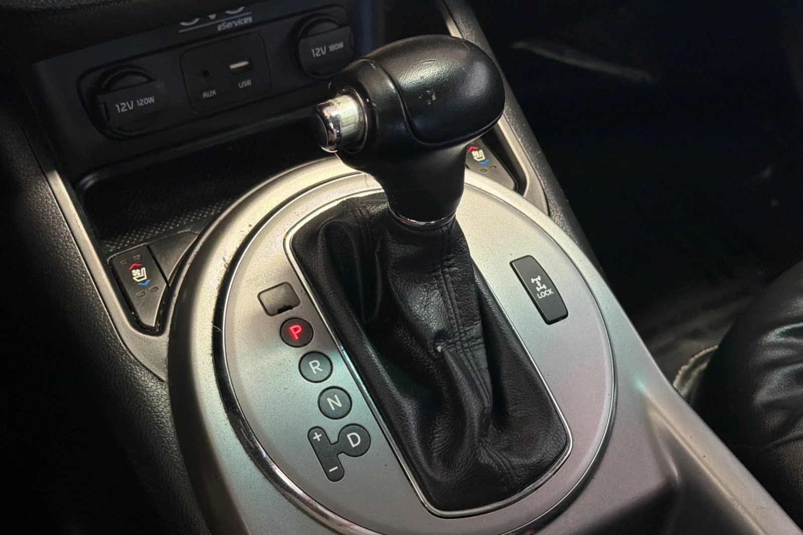 Used 2015 Black Kia EX image 23