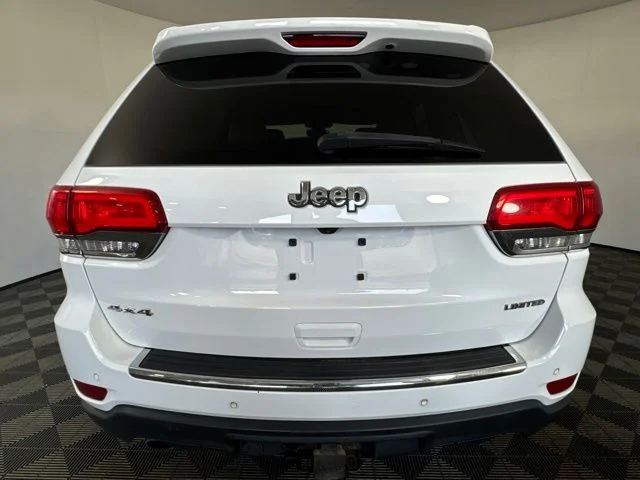 Used 2017 Bright White Clearcoat Jeep Limited image 22