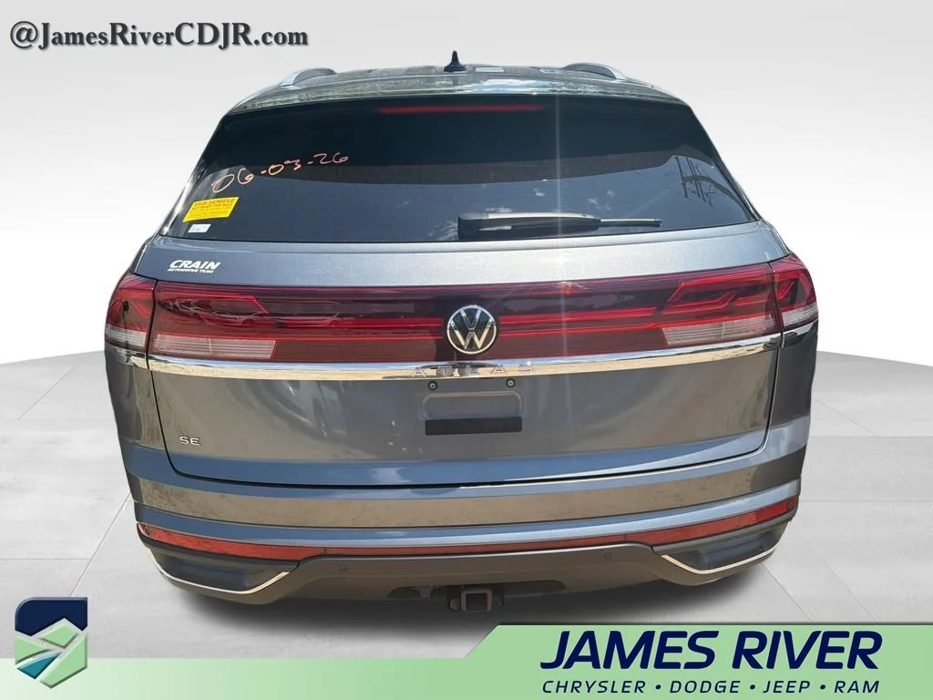 Used 2024 Gray Volkswagen 2.0T SE w/Technology image 5