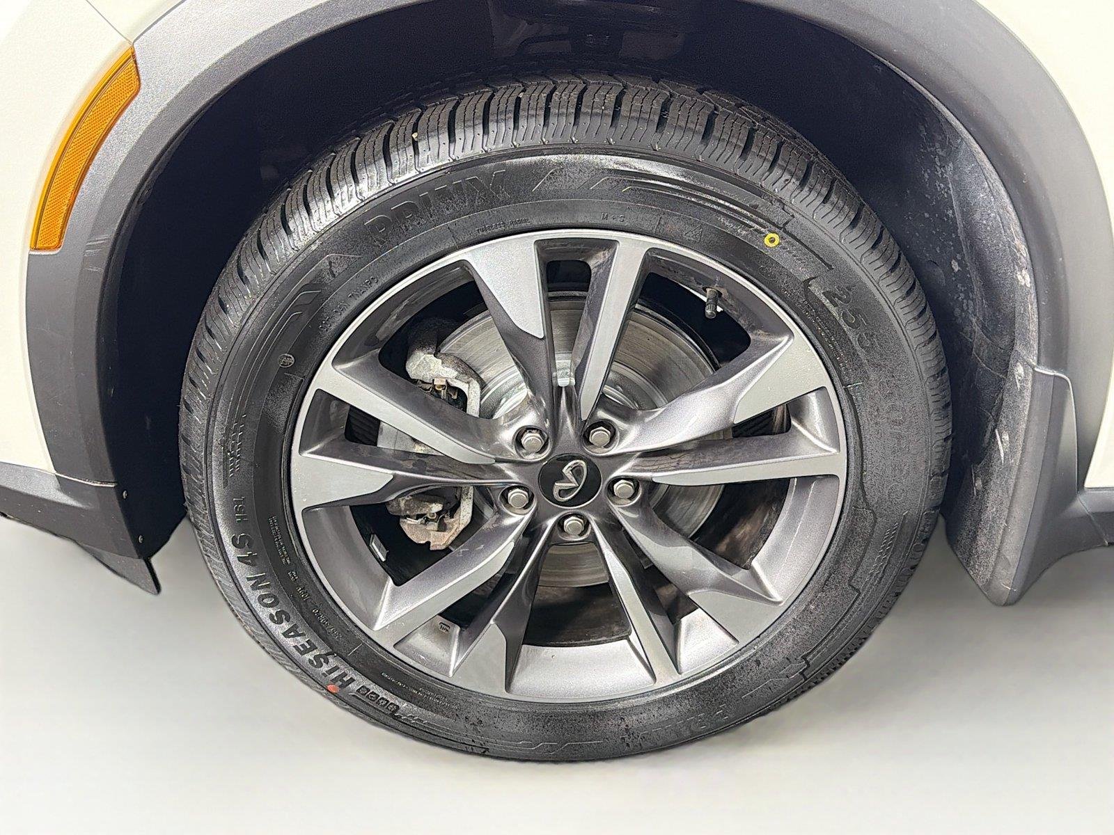 Used 2023 Majestic White INFINITI LUXE image 34