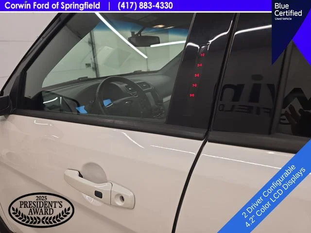 Used 2019 White Platinum Clearcoat Metallic Ford XLT image 23