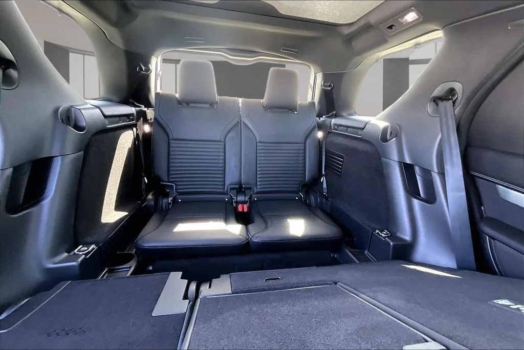 New 2026 Brown Land Rover Dynamic SE image 11