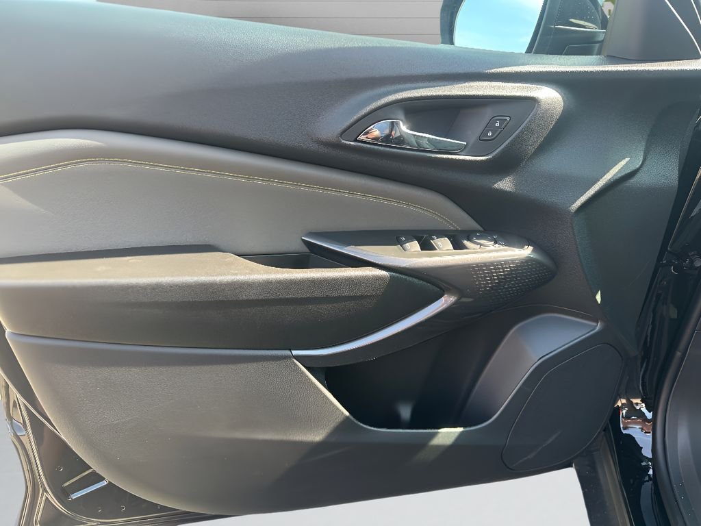 New 2026 Mosaic Black Metallic Chevrolet ACTIV image 18