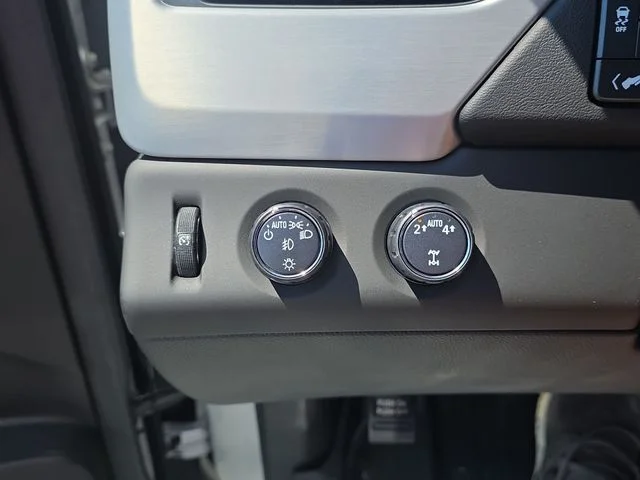 Used 2019 Silver GMC SLT image 28