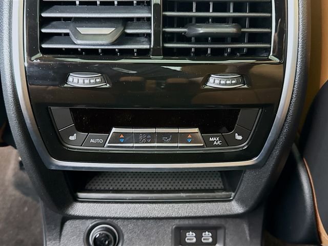 New 2026 Gray Metallic BMW xDrive40i image 27