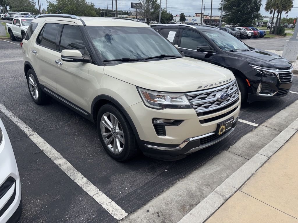 Used 2018 Silver Ford Limited image 2