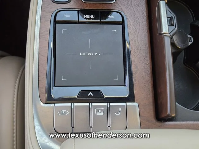 Used 2018 White Lexus 500 Base image 30