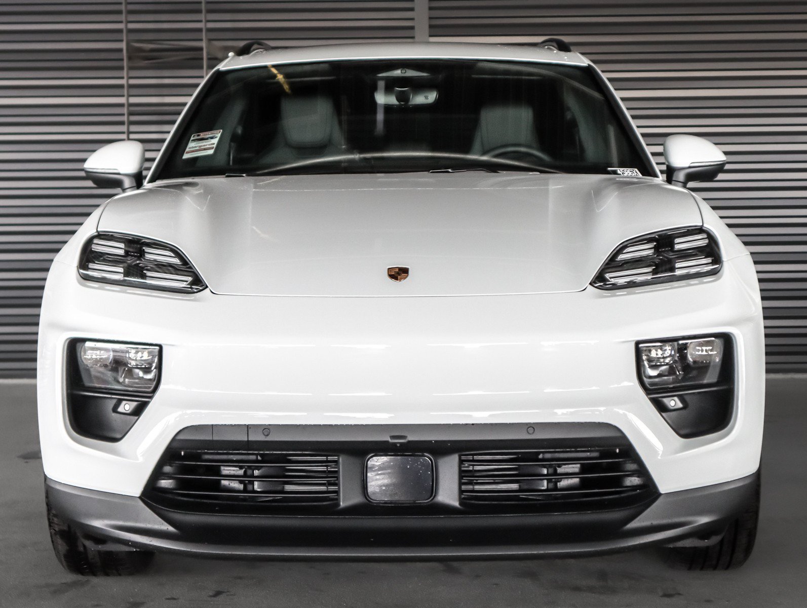 2026 Porsche Macan Base - Photo 8