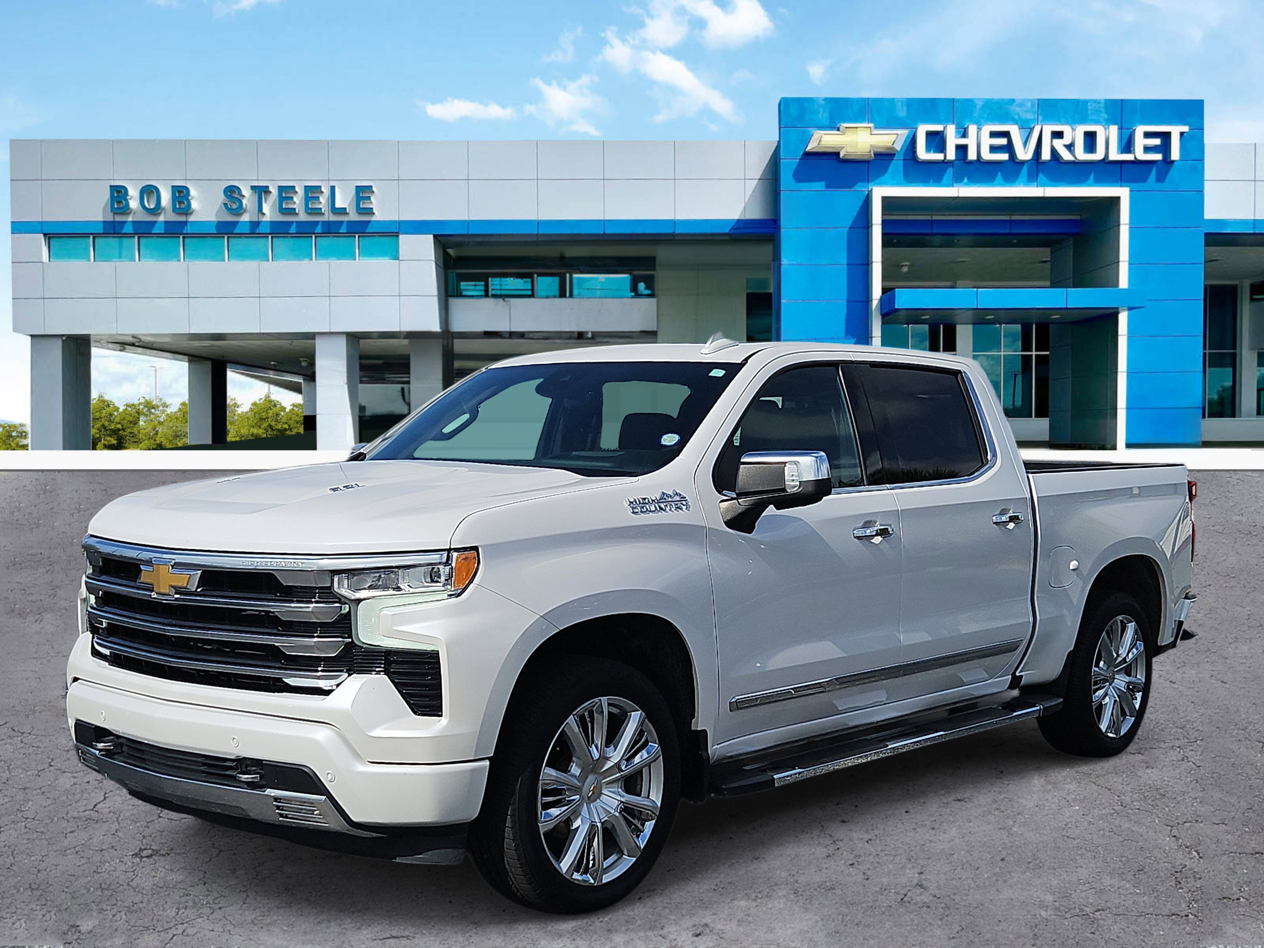 Used 2023 Iridescent Pearl Tricoat Chevrolet High Country image 3