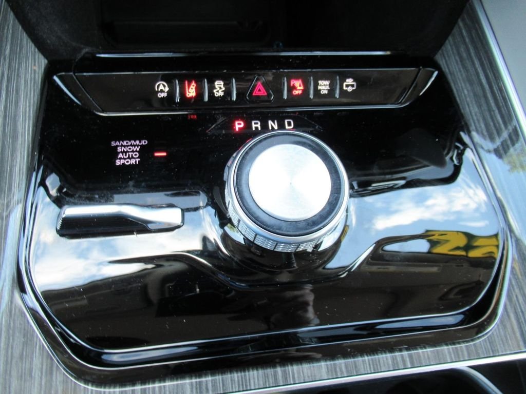 Used 2022 White Jeep Series II image 27