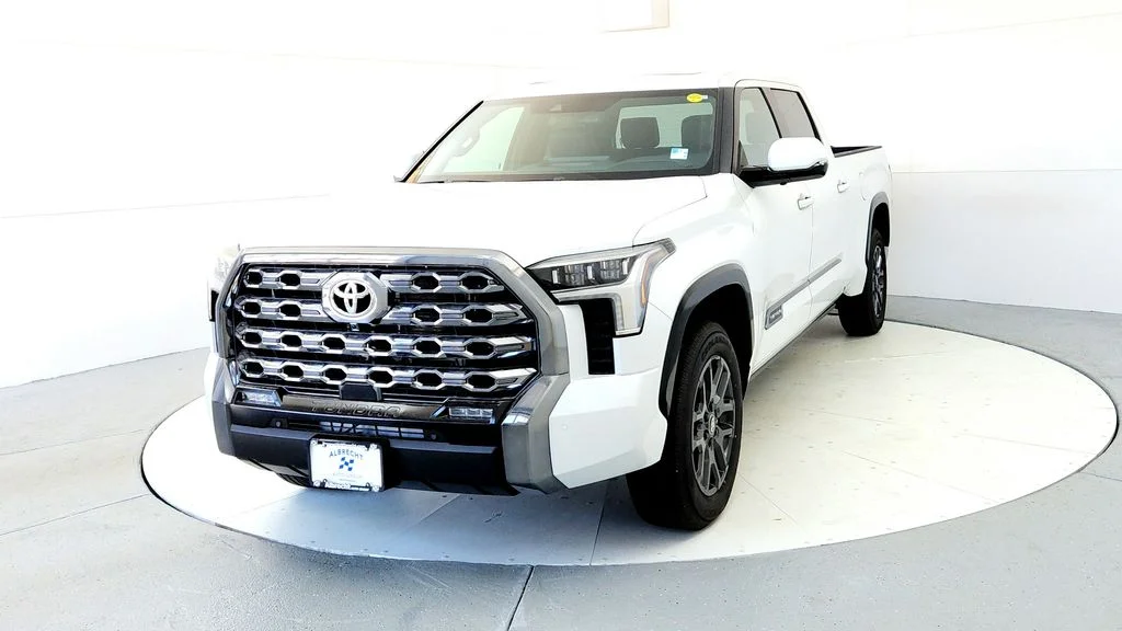New 2026 Wind Chill Pearl Toyota Platinum image 2