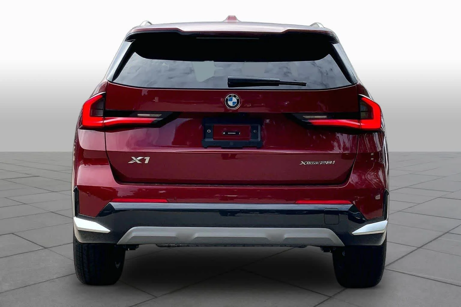 New 2026 Vegas Red Metallic BMW xDrive28i image 4