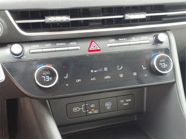 Used 2024  Hyundai SEL image 10