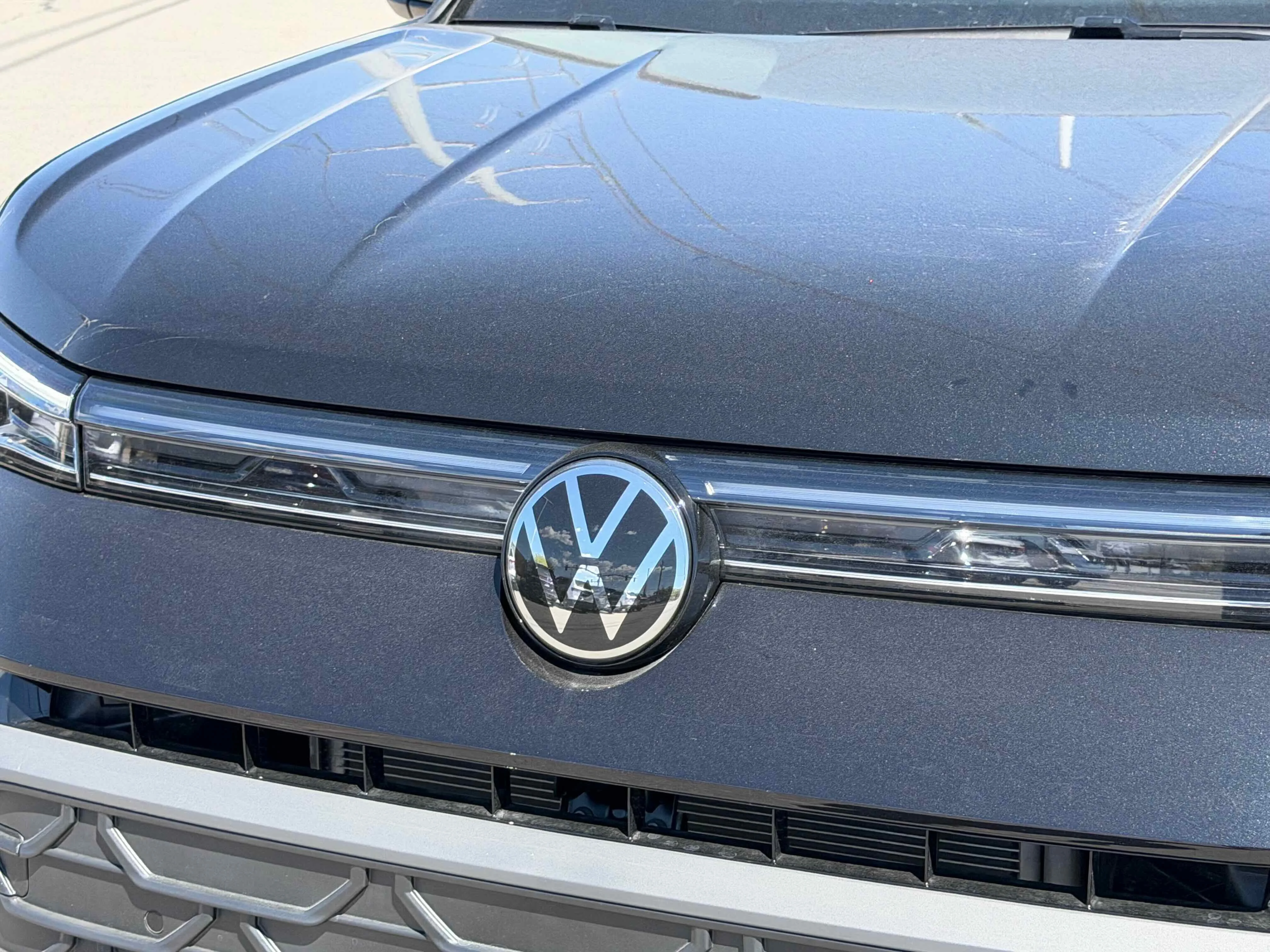 New 2026 Deep Black Volkswagen SE Black image 11
