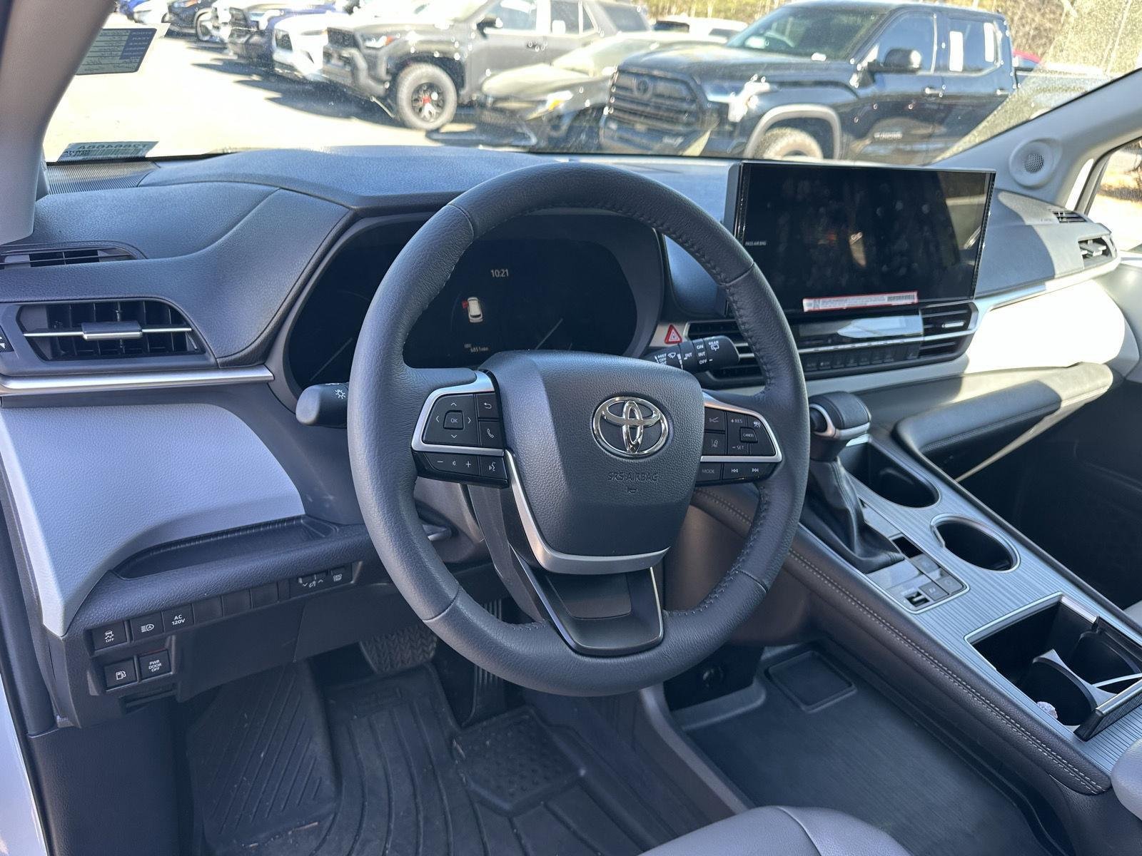 2025 Toyota RAV4 XSE - Photo 94