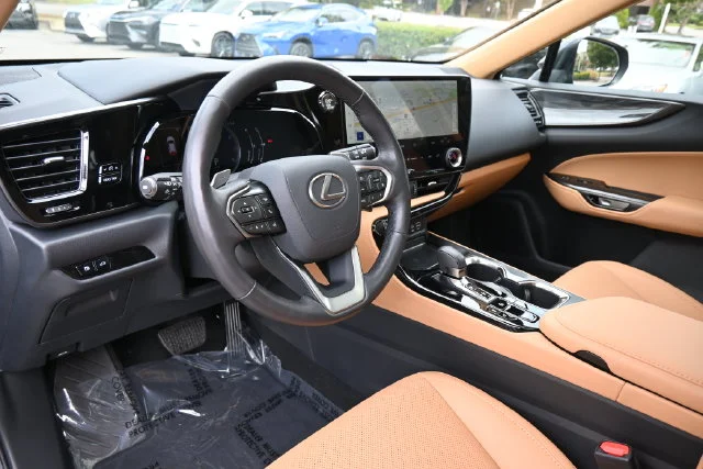2026 Lexus NX 350 - Photo 21
