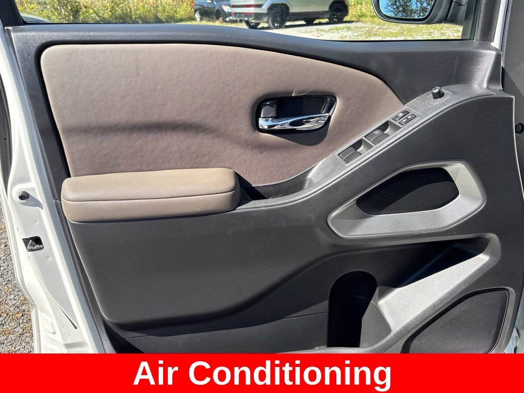 Used 2022 White Nissan SV image 13