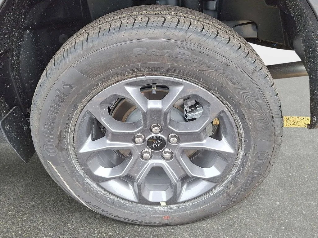 New 2026 Carbonized Gray Metallic Ford XLT image 6