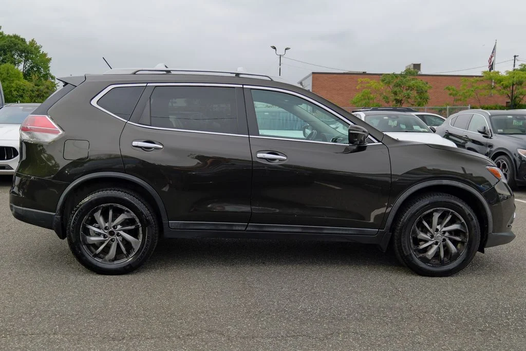 Used 2015 Midnight Jade Nissan SL image 8