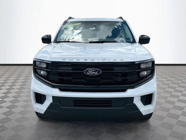 New 2026 Oxford White Ford Active image 2