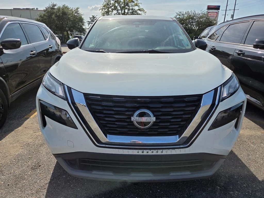 Used 2023 White Nissan S image 2