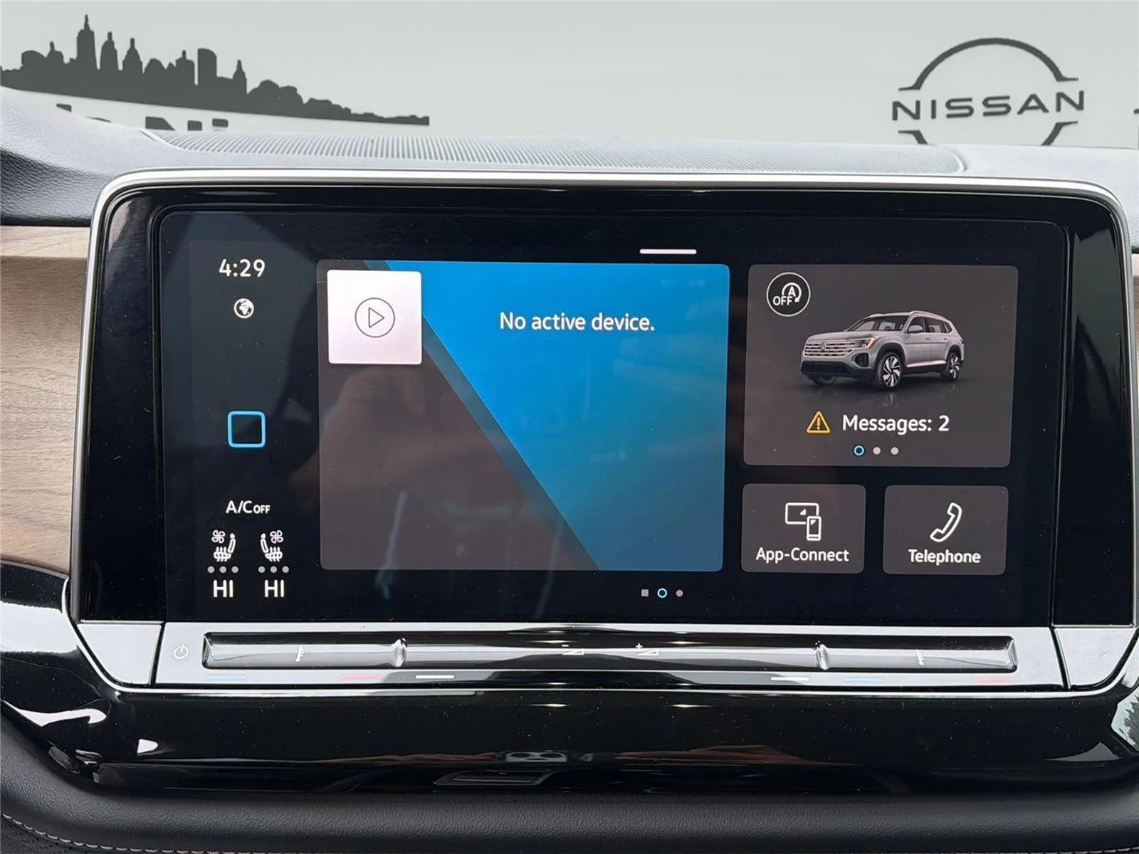 2025 Volkswagen Atlas SE w/Tech - Photo 18