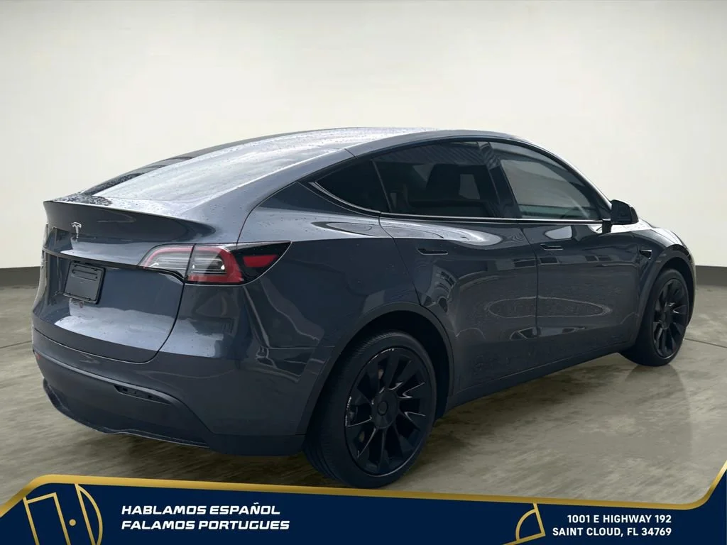 Used 2024  Tesla Long Range image 6