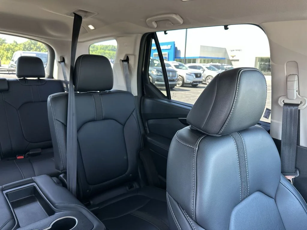Used 2023 Black Honda EX-L image 14