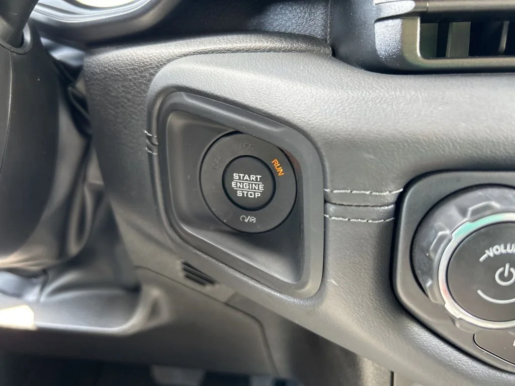 Used 2025 Red Jeep Sahara image 20