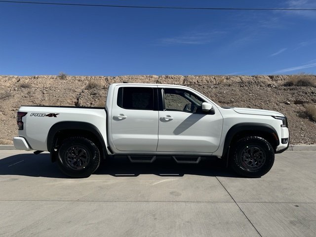 2025 Nissan Frontier PRO-4X photo 2