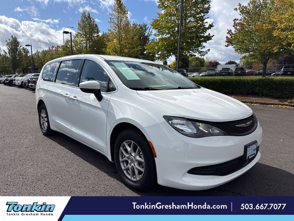 2023 Chrysler Voyager