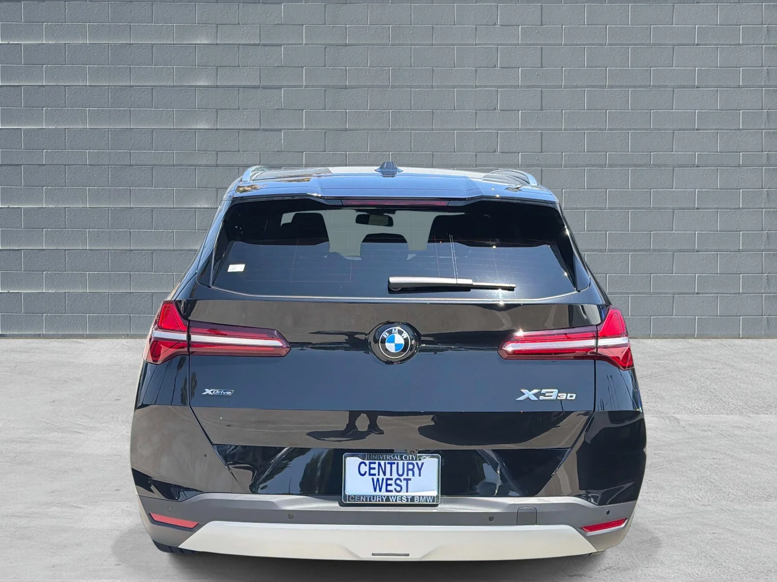 Used 2025 Black Sapphire Metallic BMW 30 xDrive Sports Activity Vehicle image 5