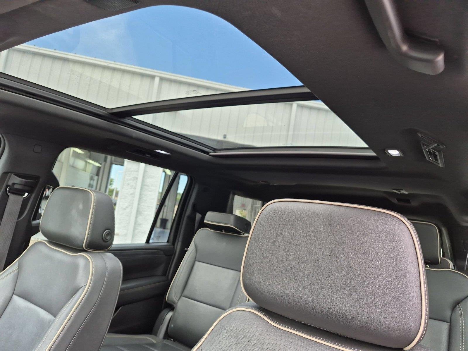 Used 2023 Onyx Black GMC SLT image 30