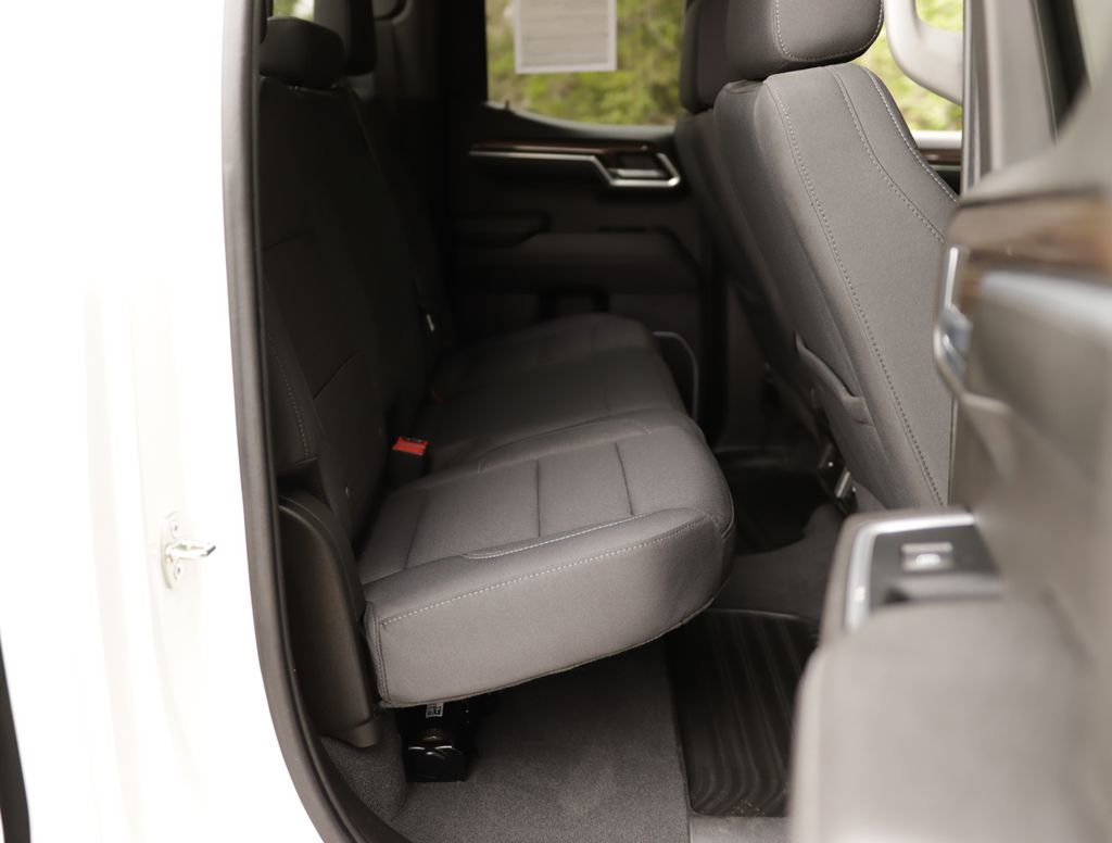 Used 2023 Summit White Chevrolet LT image 28