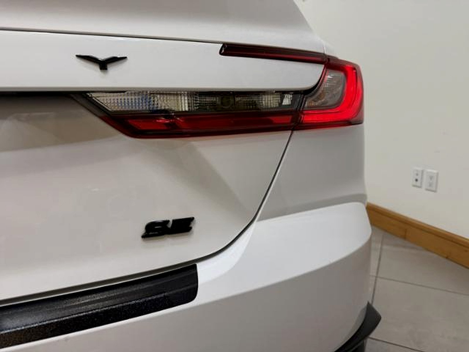 Used 2025 White Toyota  image 7