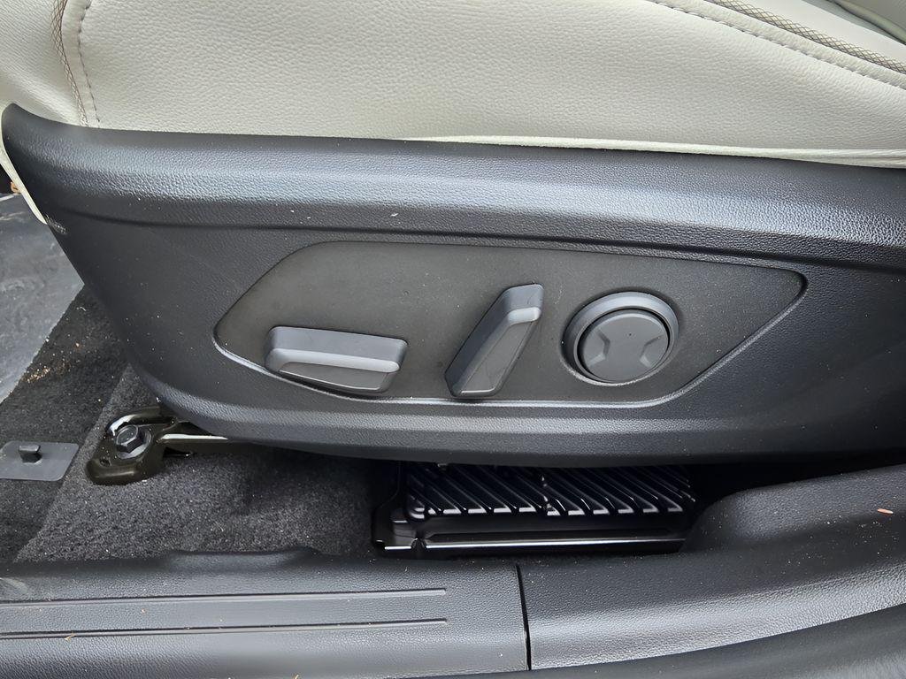 New 2026 Ecotronic Gray Hyundai Limited AWD image 16