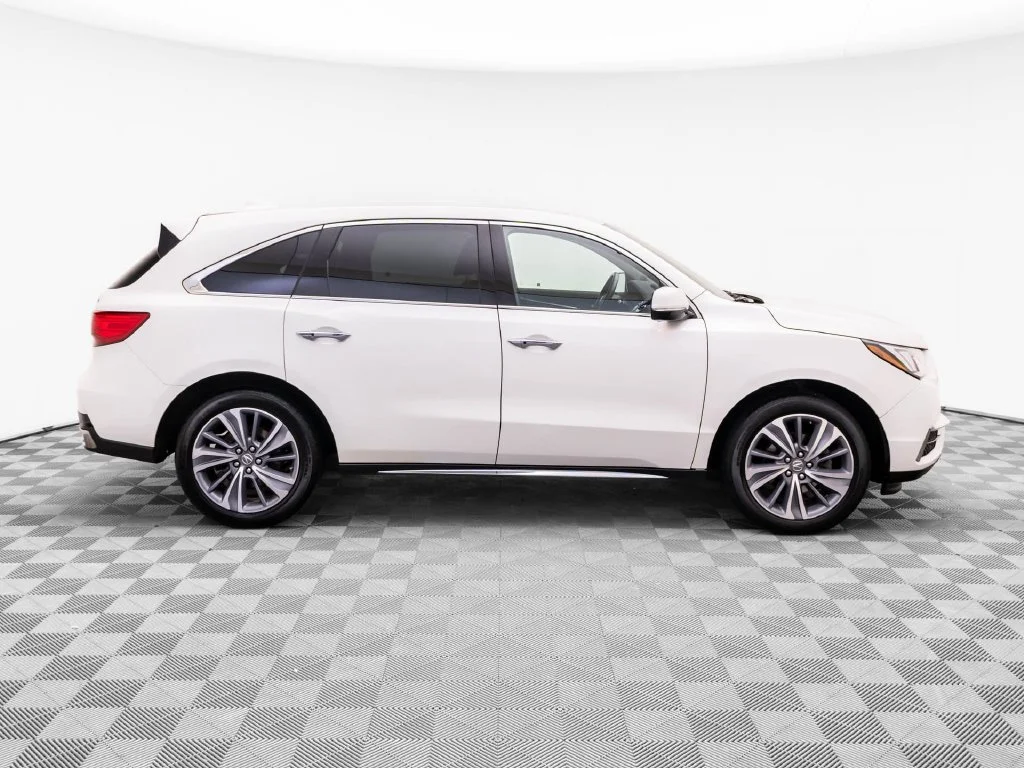 Used 2018  Acura 3.5L image 8
