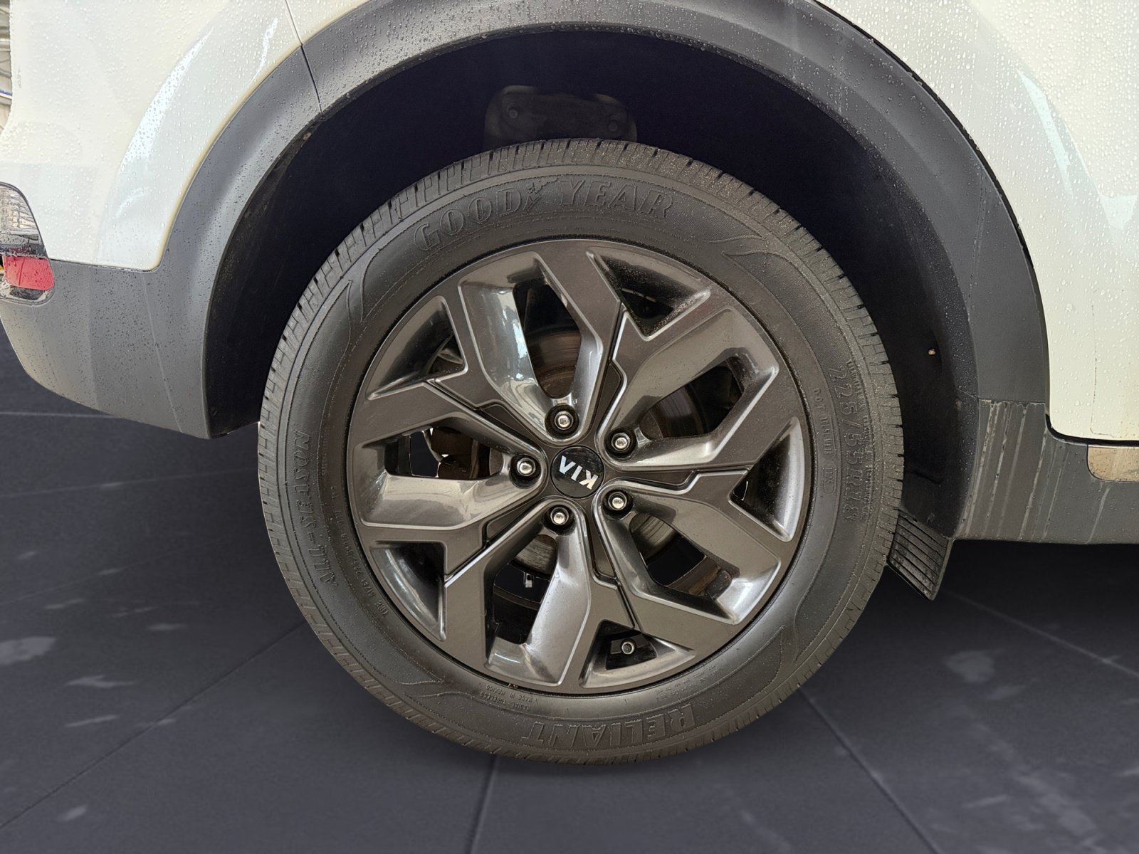 Used 2020 Snow White Pearl Kia S image 46