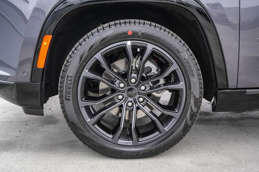 New 2026 Gray Jeep Summit Obsidian image 11