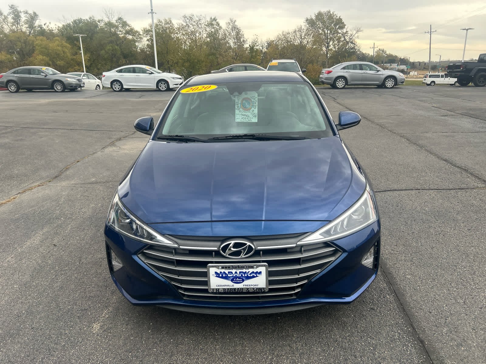2020 Hyundai Elantra SE photo 2
