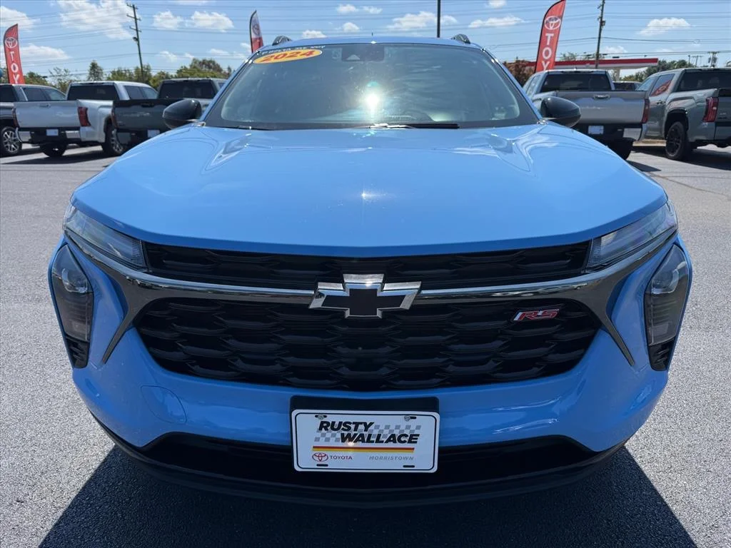 Used 2024 Fountain Blue Gln Chevrolet 2RS image 3