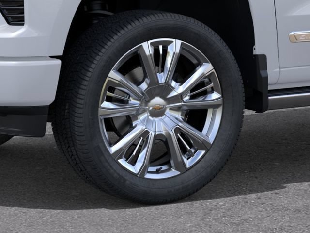 New 2026 Polar White Tricoat Chevrolet High Country image 10