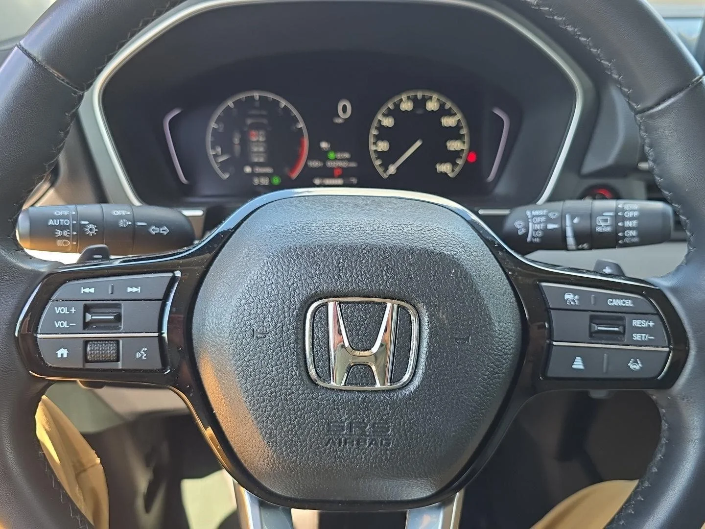 Used 2025 Platinum White Pearl Honda EX-L image 13
