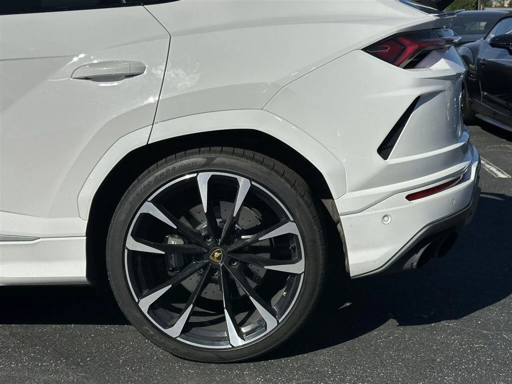 Used 2021 BALLOON WHITE PEARL LAMBORGHINI  image 47