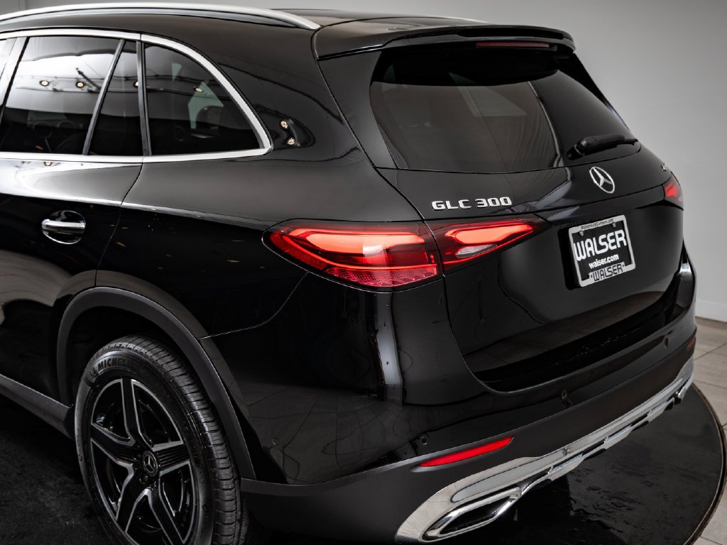 Used 2026 Black Mercedes-Benz GLC 300 image 19