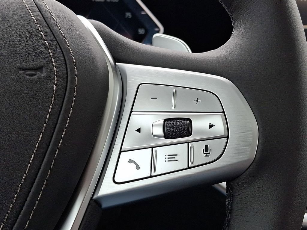 New 2026 Alpine White BMW xDrive40i image 18