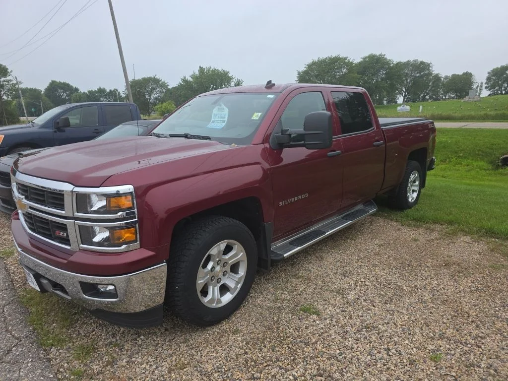 Used 2014 Red Chevrolet LT image 4