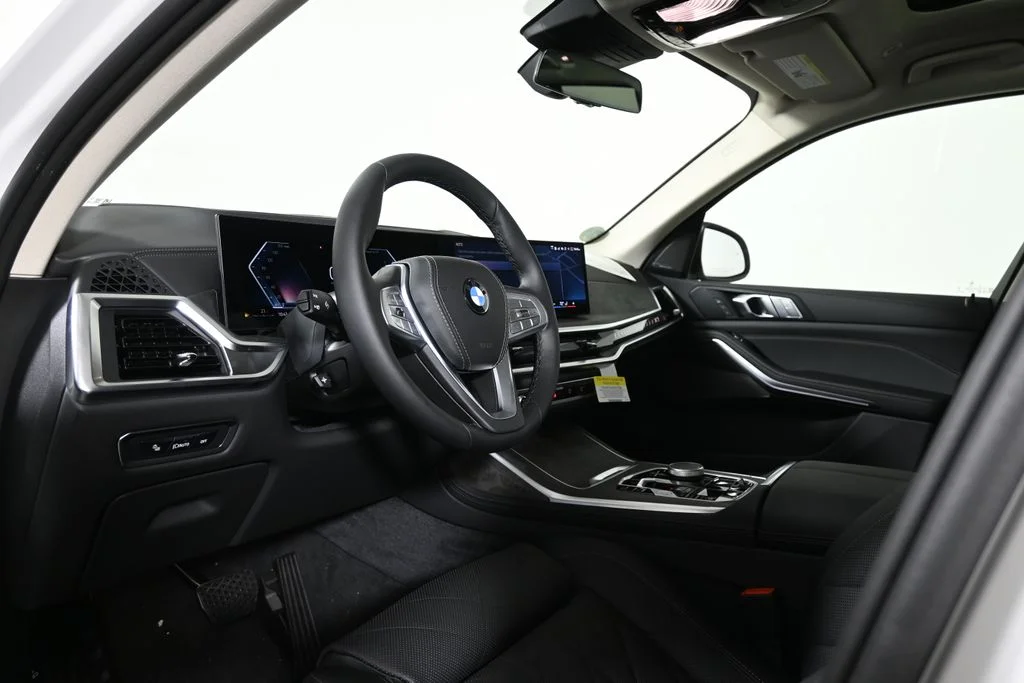 Used 2027 White BMW xDrive40i image 15