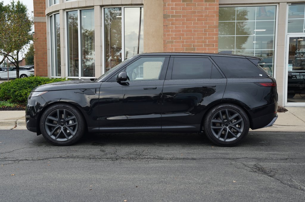 New 2027 Santorini Black Land Rover SE image 2